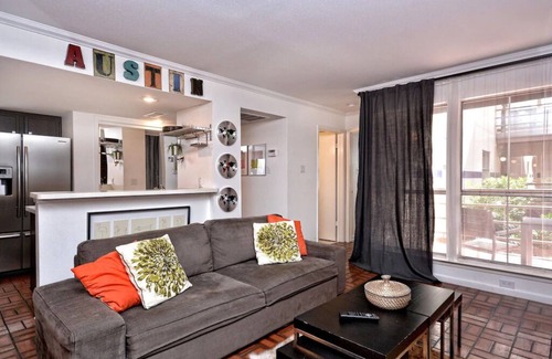 Waller Creek District Condo | Metropolitan Suite: 2 Bedroom Retreat with Breakfast & Kitchen