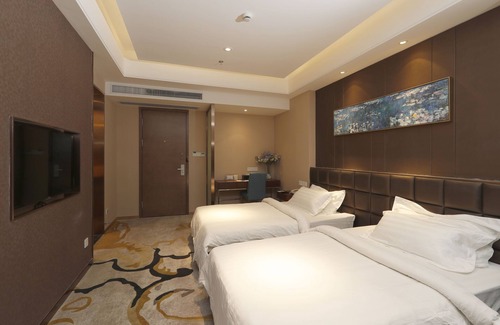Jiangning Hotel | Discover Metropolo Nanjiang Baijia Lake: Family-Friendly Stay