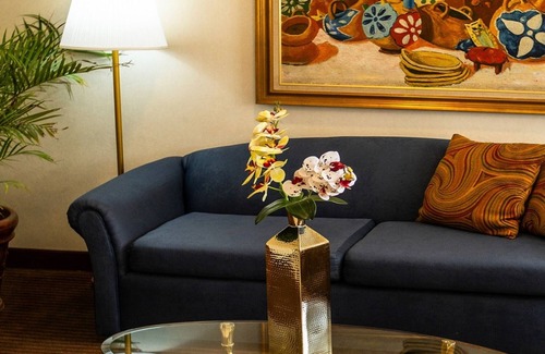San Pedro Sula Hotel | Discover Metrotel Express: Pool, Spa & Family-Friendly Fun