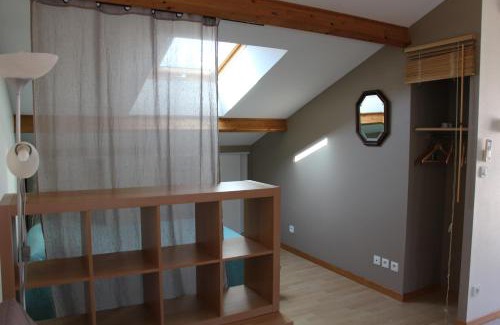 Bourroches Apartment | Tranquil Meublé 2* with Ocean View in a Quiet Area