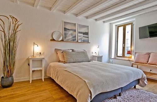 Boulogne-sur-Mer Bed & Breakfast | Guest Rated 9/10: Les Chambres du Beffroi Awaits