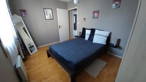 Faubourg-Raines Apartment | Family-Friendly Retreat at Les Jardins de l'Arquebuse