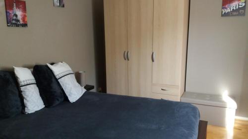 Faubourg-Raines Apartment | Family-Friendly Retreat at Les Jardins de l'Arquebuse