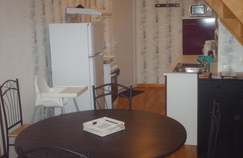 Joinville House | Family-Friendly Getaway at Meublé de tourisme*** letrilogis