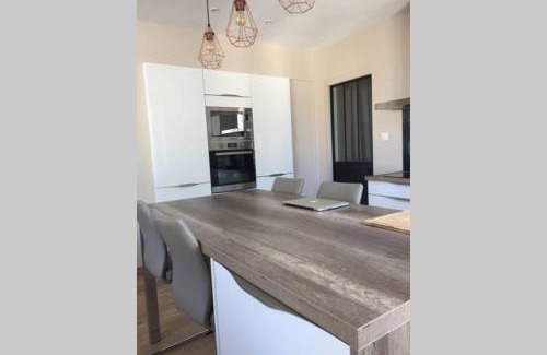 Vittel Apartment | Modern T2 Meublé in the Heart of the City - Rated 9.4/10
