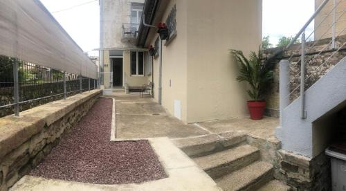 Luxeuil-les-Bains Apartment | Oceanfront Getaway at Meublés déco Fab - Guest Rated 10/10
