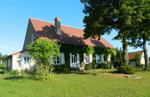 Saint-Pierre-les-Bois House | Cozy Oceanfront Retreat at Meublés de tourisme La Reserve