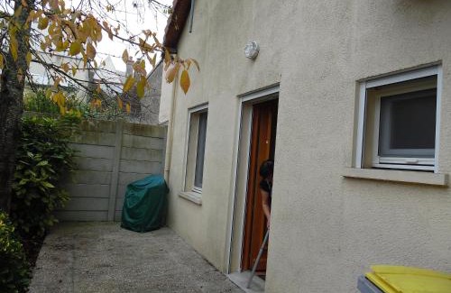 Nogent-sur-Seine House | Budget-Friendly Stay at Meuble de la Tour - 8/10 Rated