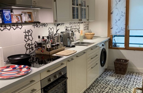 Sevres Apartment | Meudon Bellevue Apartment with Terrace and Pool Access
