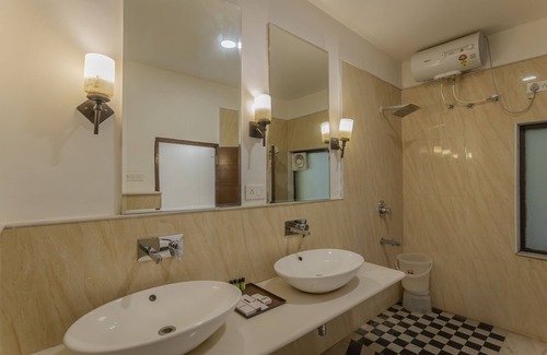 Udaipur District Resort | Discover Mewar Palace Resort: Pool, Restaurant & More