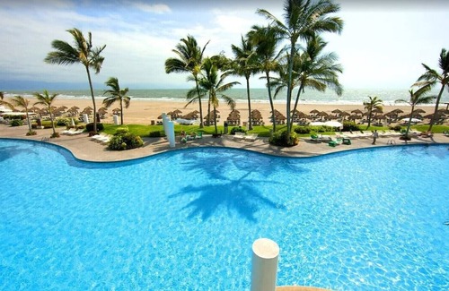 Puerto Vallarta Resort | Discover the Mexico Open Resort: 2BR Suite with Spa & Golf