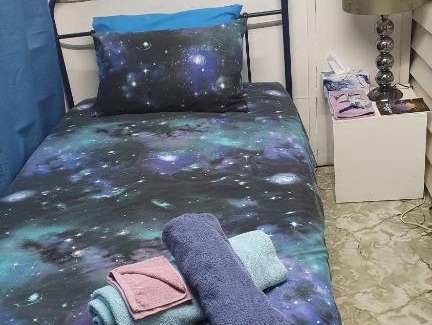 Mount Morgan Bed & Breakfast | Budget-Friendly Meyenburg Dorm Room with Breakfast & Child Care