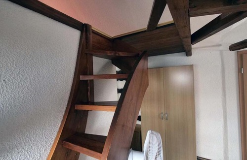 Zella-Mehlis House | Discover Meyers Privatzimmer: Pet-Friendly Comfort Awaits