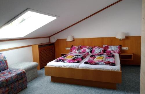 Mitterfirmiansreut Apartment | Pet-Friendly Mezonet Almberg Apartments for Family Fun
