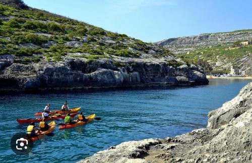 Xewkija Apartment | Exceptional Mgarr ix-Xini, B5: Pet & Child Friendly Stay