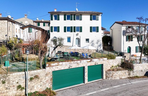 Marciaga Apartment | Cozy MGH Alla Lanterna Apartment with Lake View & Breakfast
