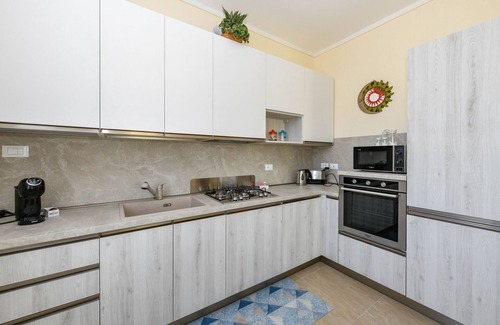 Lugana Apartment | Family-Friendly MGH Apartment with Ocean View in Sirmione
