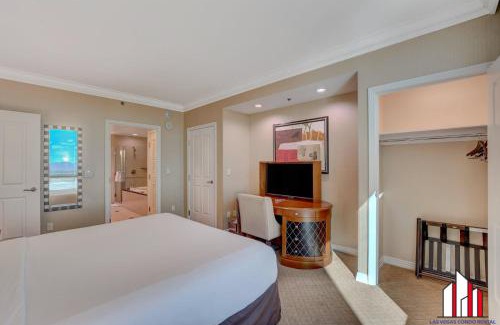 Las Vegas House | MGM Signature-03-608 1Br 2Ba Balcony Jacuzzi Suite