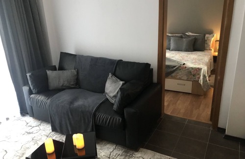 Kvartal Noviya Grad Apartment | Discover MH Apartaments: Family-Friendly Stays with Kitchen