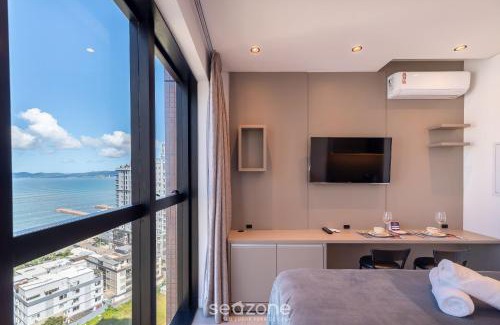Centro Apartment | Ocean View Studios at MHFA: Poolside Family Retreat