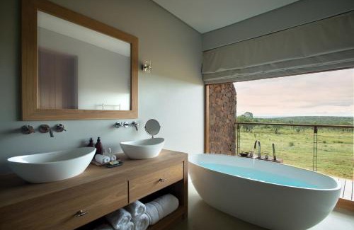 Vaalwater House | Experience MHONDORO SAFARI LODGE & VILLA: Rated 10/10
