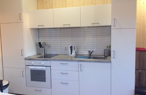 Laugarvatn Apartment | Cozy Miðdalskot Cottages: Family-Friendly with Breakfast