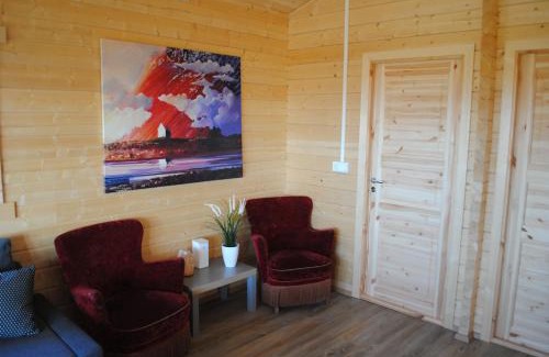 Bjarnanes Apartment | Welcoming Miðsker 1: Rated 9.4/10 with Family-Friendly Amenities