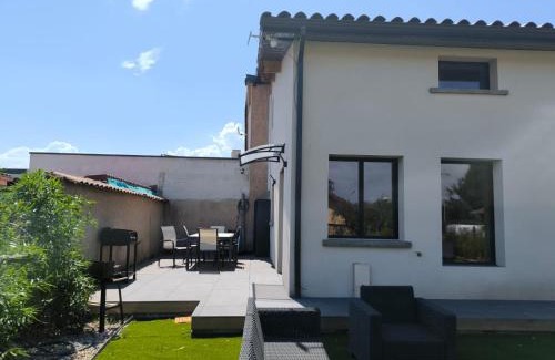 Pizay Apartment | Mi Amore- Gîte 3 suites près de Lyon, parking free