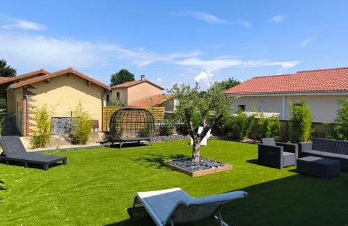 Pizay Apartment | Mi Amore- Gîte 3 suites près de Lyon, parking free