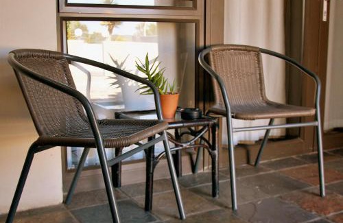 Uitenhage House | Pet-Friendly Getaway at Mi Casa Guest House with Pool & More