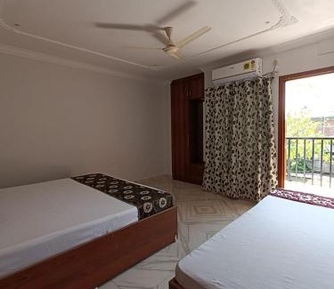 Hatigaon Apartment | Cozy Mi Casa Homestay: Child-Friendly Retreat with 9/10 Rating