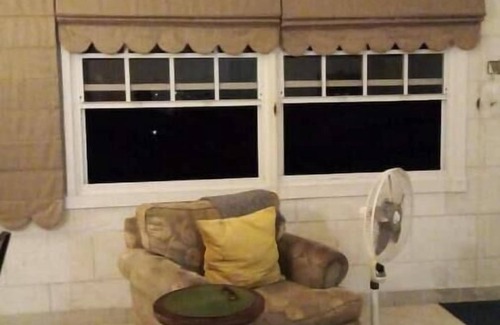 Newton Terrace House | Discover Mi Casa Su Casa Apartments Near Oistins Beach