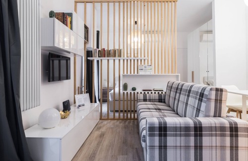 Centro Direzionale Apartment | Convenient Fara 1 Hotel in Milano with Pet-Friendly Amenities