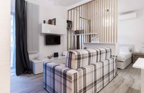 Centro Direzionale Apartment | Convenient Fara 1 Hotel in Milano with Pet-Friendly Amenities