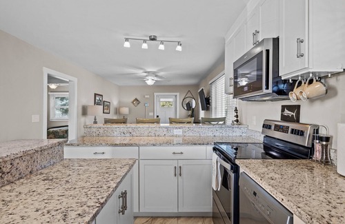 Harkers Island Condo | Discover Mi Faro: Pet-Friendly Getaway with Spa & Breakfast