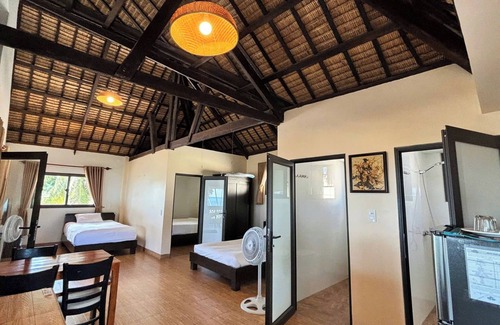 East Ham Tien Beach Hotel | Top-Rated Mi Nhon Em Hotel in Muine with Pool & Dining
