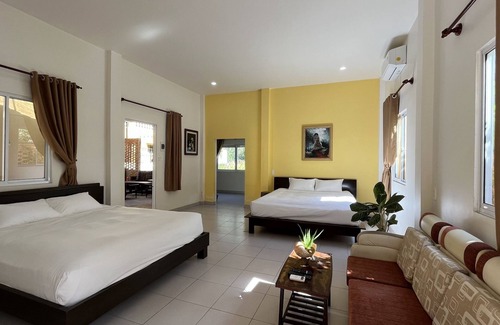 East Ham Tien Beach Hotel | Top-Rated Mi Nhon Em Hotel in Muine with Pool & Dining