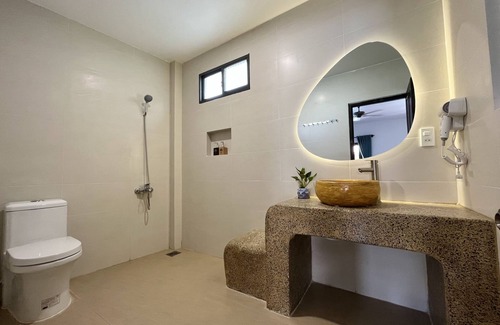 East Ham Tien Beach Hotel | Top-Rated Mi Nhon Em Hotel in Muine with Pool & Dining