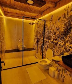 Ardesen Hotel | Mintona Villa Suite: Top-Rated Stay with Hot Tub & Kitchen