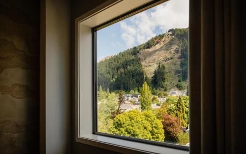 Queenstown City Centre Hotel | Comfortable mi-pad Queenstown with Hot Tub and Breakfast
