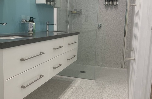 Southport Apartment | Experience Ocean Views at Mi Tall Story in Southport