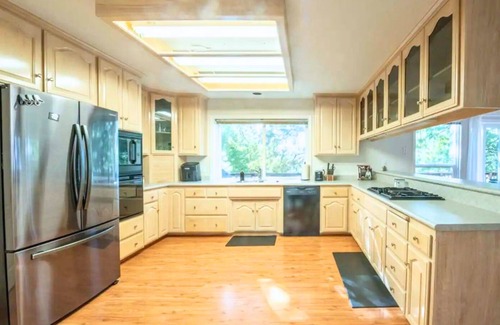 Mi-Wuk Village House | Mi Wuk Abode: Ideal for Groups, Enjoy Large Deck & Firepit