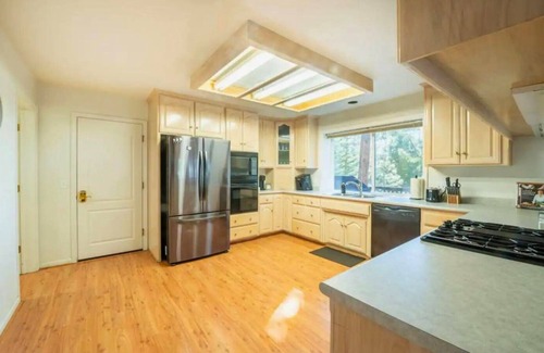 Mi-Wuk Village House | Mi Wuk Abode: Ideal for Groups, Enjoy Large Deck & Firepit