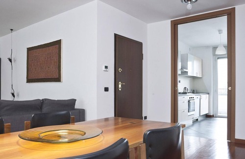 Porta Vittoria Apartment | Discover Comfort at Zanella 10 with Family-Friendly Amenities