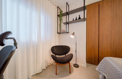 Anita Garibaldi Apartment | Discover 603 Mingus: A Premier Stay with Pool & Kitchen