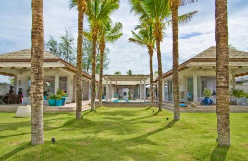 Bophut Villa | Exquisite Mia Beach Villa: Oceanfront Bliss & Events