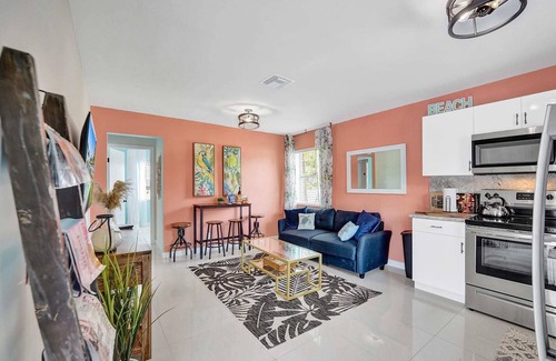 West Little River Apartment | Art Deco Unit in Miami with Relaxing Hot Tub