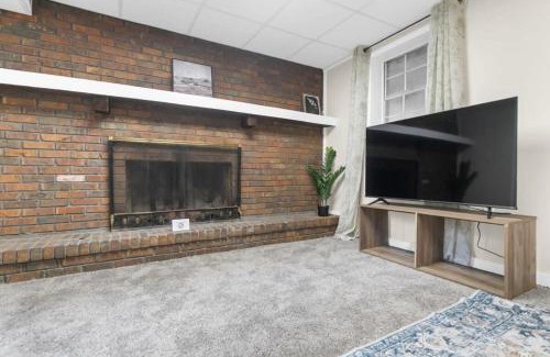 Forestdale House | Miami Family Friendly in Forestdale