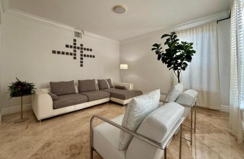 Ludlam Villa | Idyllic Miami Villa with Heated Pool & Ocean Views