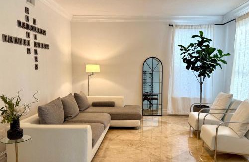 Ludlam Villa | Idyllic Miami Villa with Heated Pool & Ocean Views